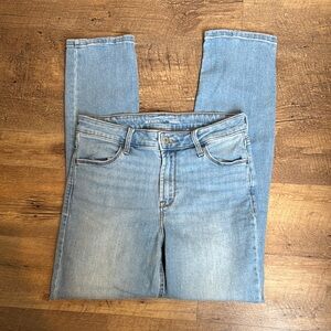 Old Navy Light Wash Denim Woman’s Blue Jeans